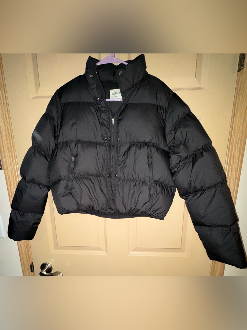 NWOT - Black Halara Cropped Puffer Jacket (Medium)